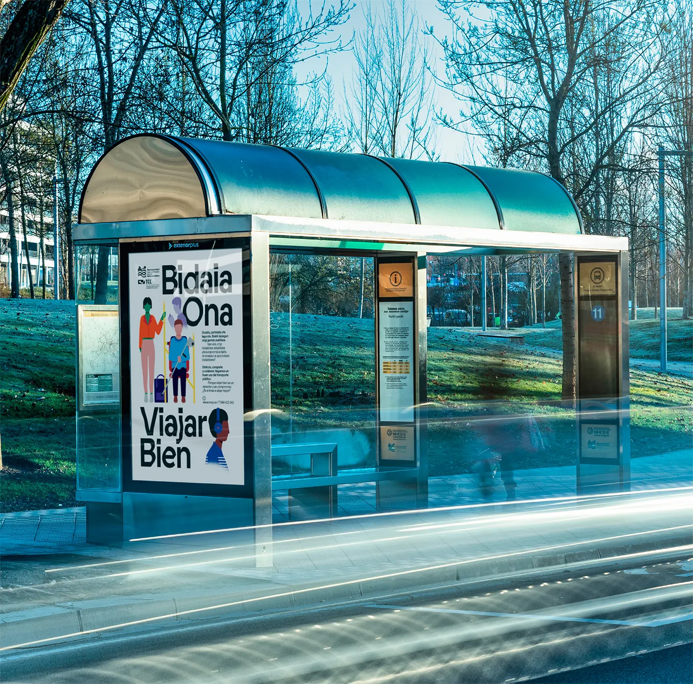 Marquesina con la campaña Viajar bien